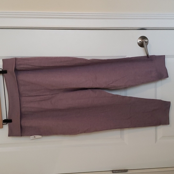 GapFit Brushed Tech Jersey Joggers in Dusty Mauve - Size XL - Picture 5 of 9